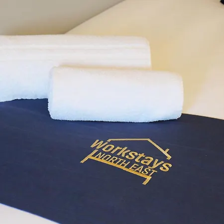 בית נופש Keith House Workstays Uk 4 Bedrooms *