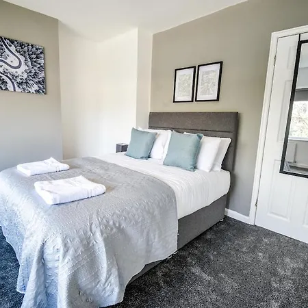 בית נופש Keith House Workstays Uk 4 Bedrooms *